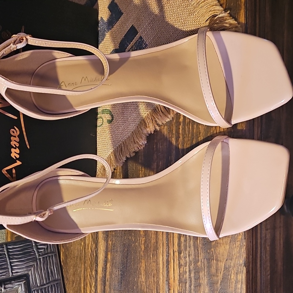 NWT - Anne Michelle Nude Ankle Strap Heels - Size 9 - Picture 2 of 5